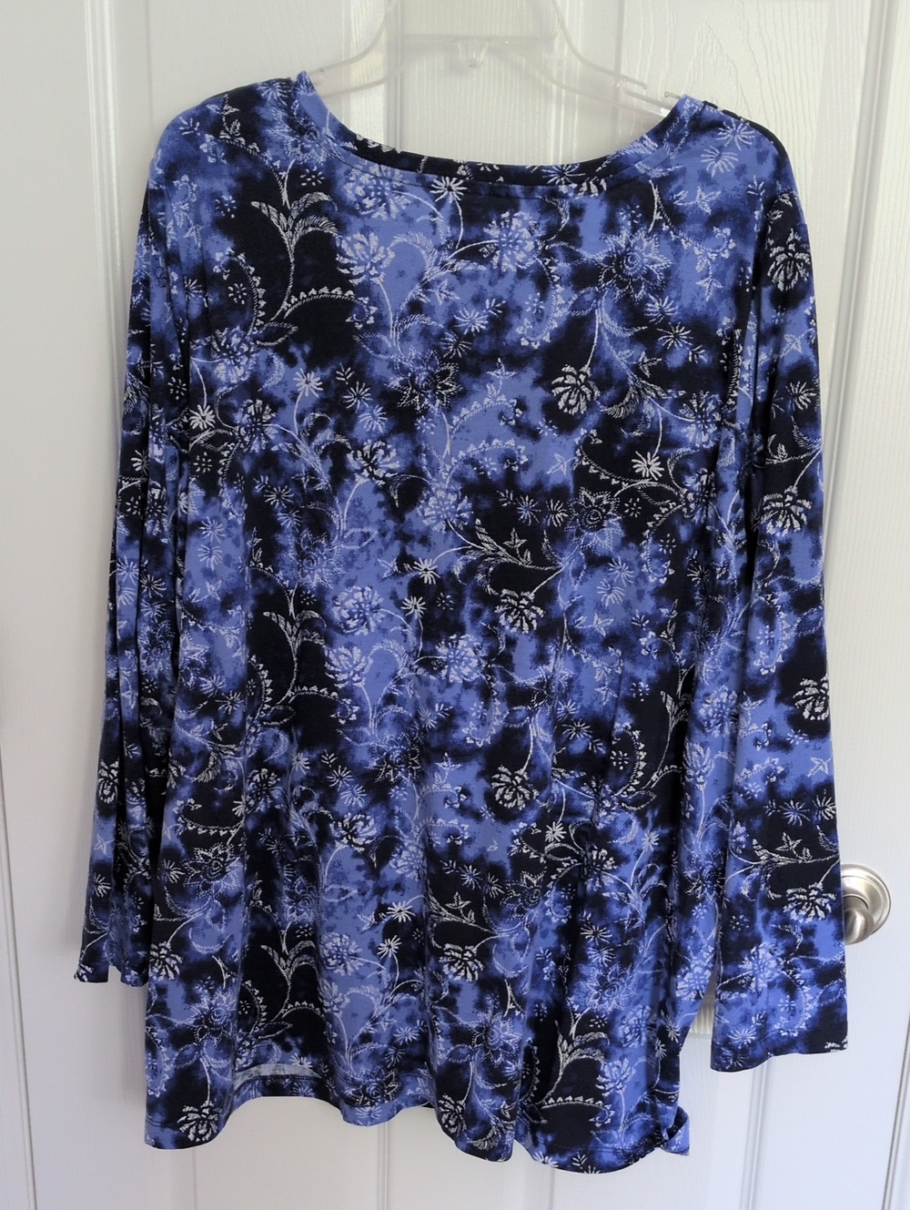 ✔️Woman Within Blue and Black Floral Long Sleeve Tee - Picture 6 of 6